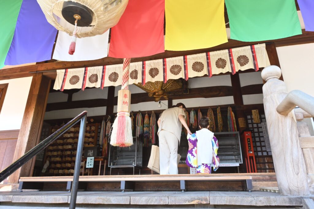 七五三(753)奈良市_フォトスタジオワタナベ(渡辺写真館)奈良本店_帯解寺本堂